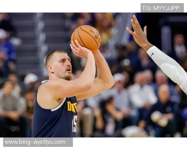 约基奇开季四场三双追平历史纪录期待下场再创辉煌