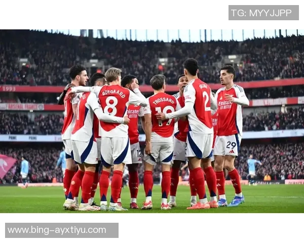 英超争冠白热化曼城曼联仅差3分枪手领跑群雄逐鹿局面引人关注